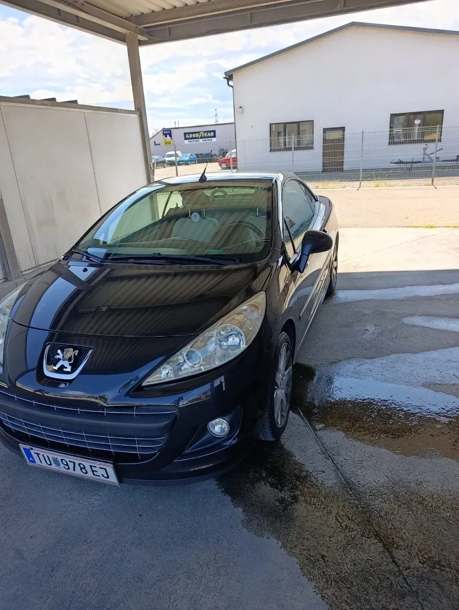 Peugeot 207 2011 photo 3