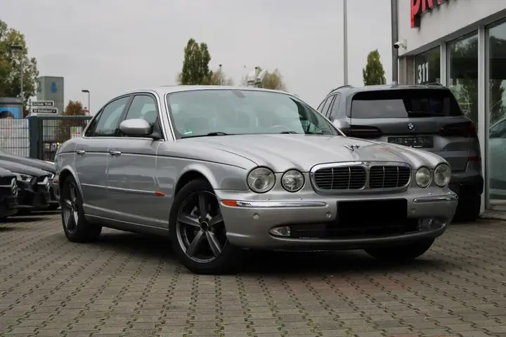 Jaguar Xj8