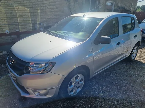 Dacia Sandero 2013 photo 2