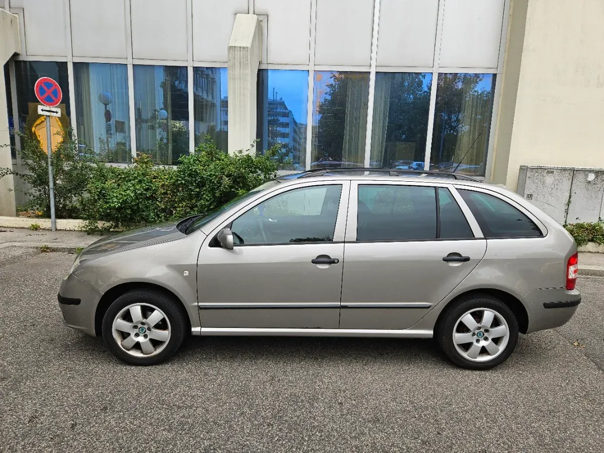 Skoda Fabia 2007 photo 2