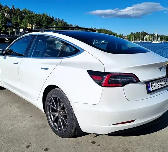 Tesla Model 3 2019 photo 2