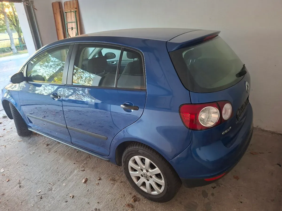 Volkswagen Golf 2005 photo 2