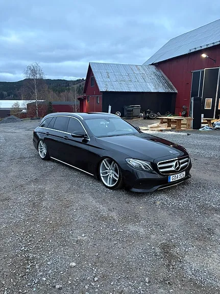 Mercedes-Benz E220 2018 photo 2