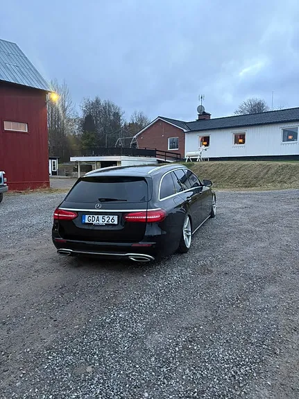 Mercedes-Benz E220 2018 photo 3