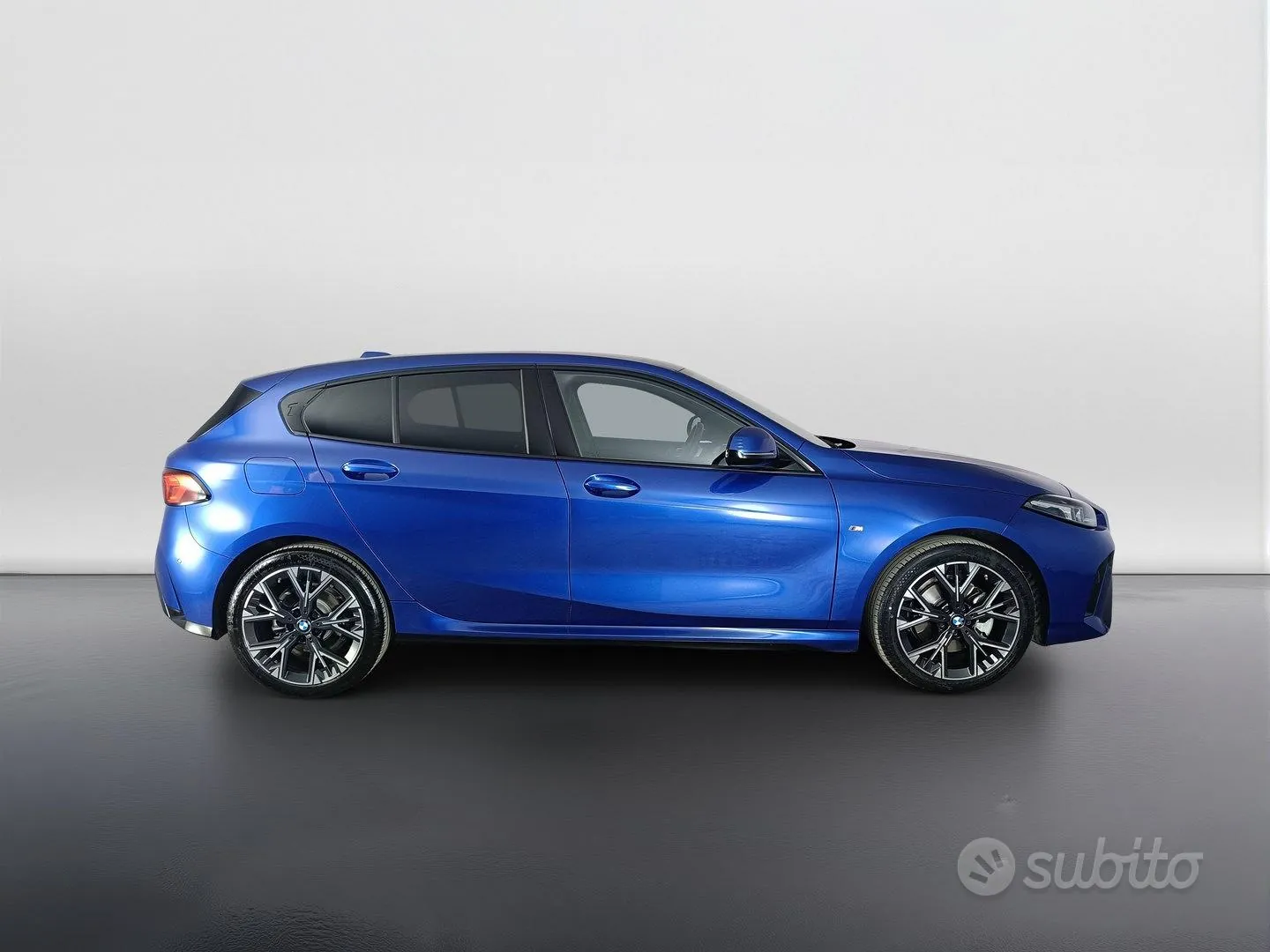 BMW 118D 2025 photo 3