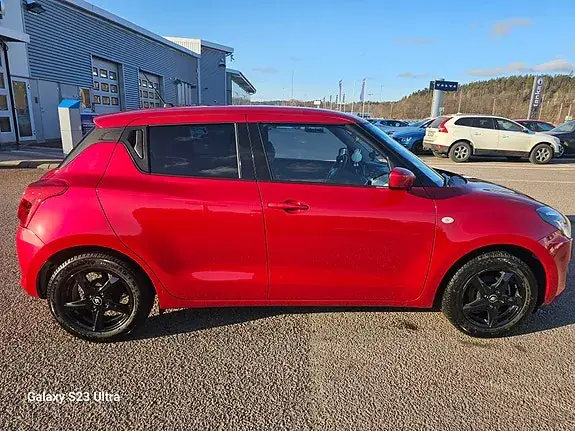 Suzuki Swift 2023 photo 2