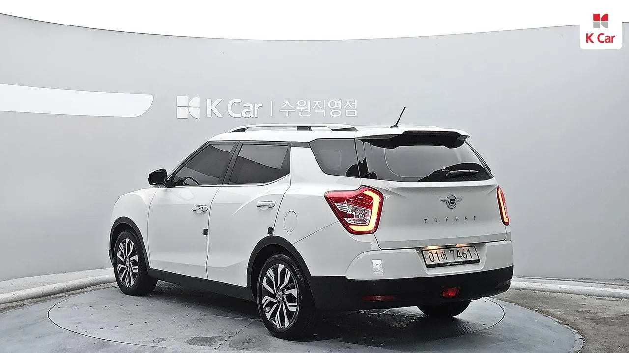 Kia Tivoli Air 2018 photo 2
