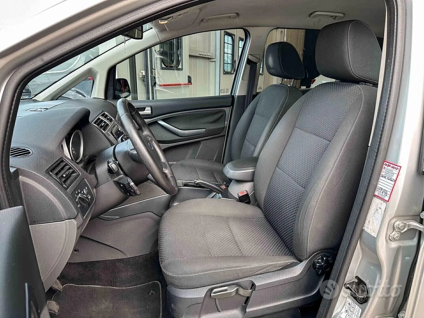 Ford C-Max 2010 photo 5