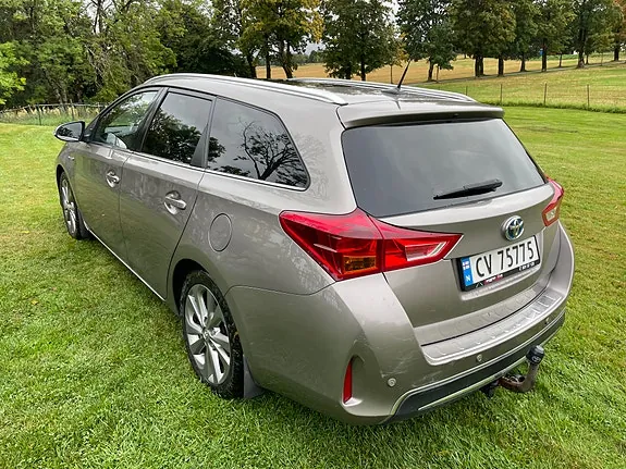 Toyota Auris 2015 photo 5