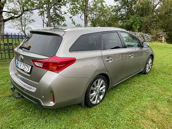 Toyota Auris 2015 photo 3