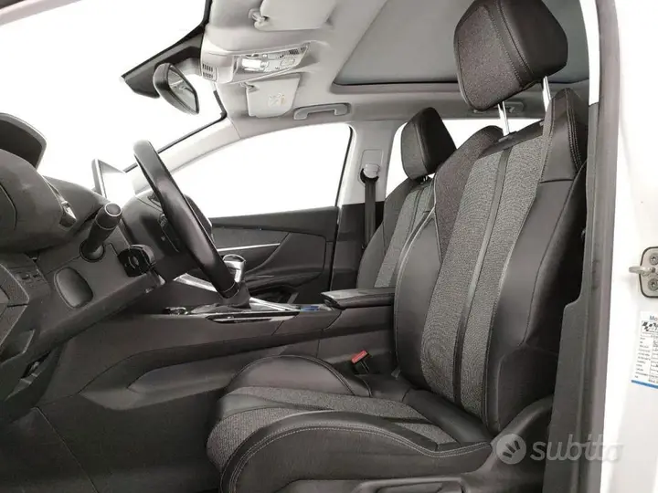 Peugeot 5008 2018 photo 5