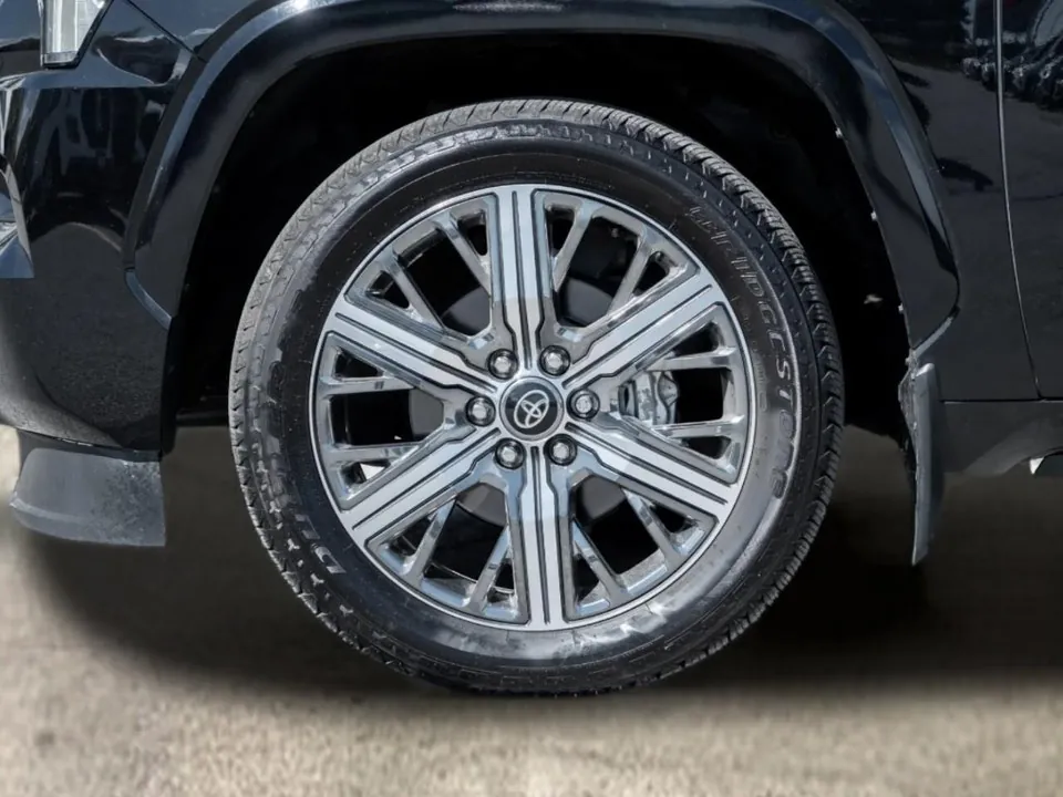 Toyota Sequoia 2025 photo 4