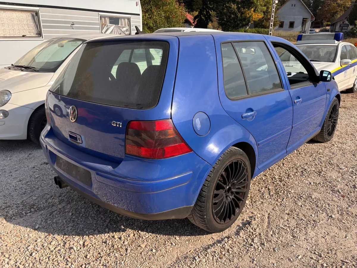 Volkswagen Golf 1999 photo 2
