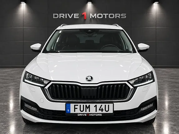 Skoda Octavia 2023 photo 2
