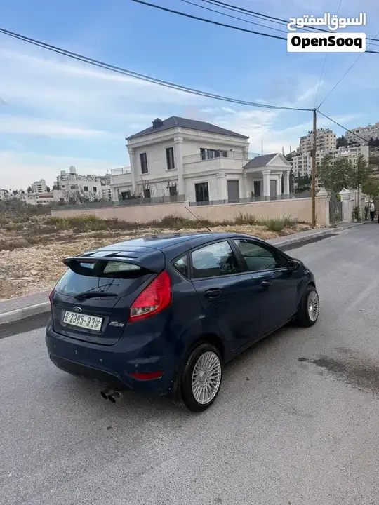 Ford Fiesta 2012 photo 2