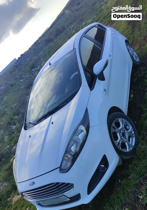 Ford Fiesta 2012 photo 5