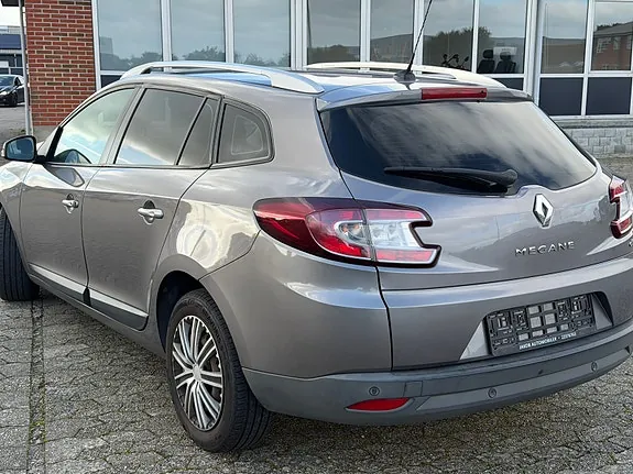 Renault Megane Iii 2010 photo 4