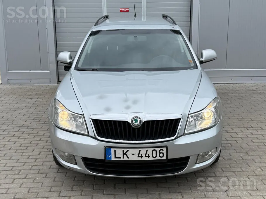 Skoda Octavia 2011 photo 2
