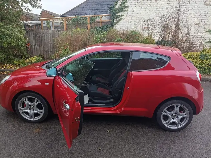 Alfa Romeo Mito 2011 photo 4