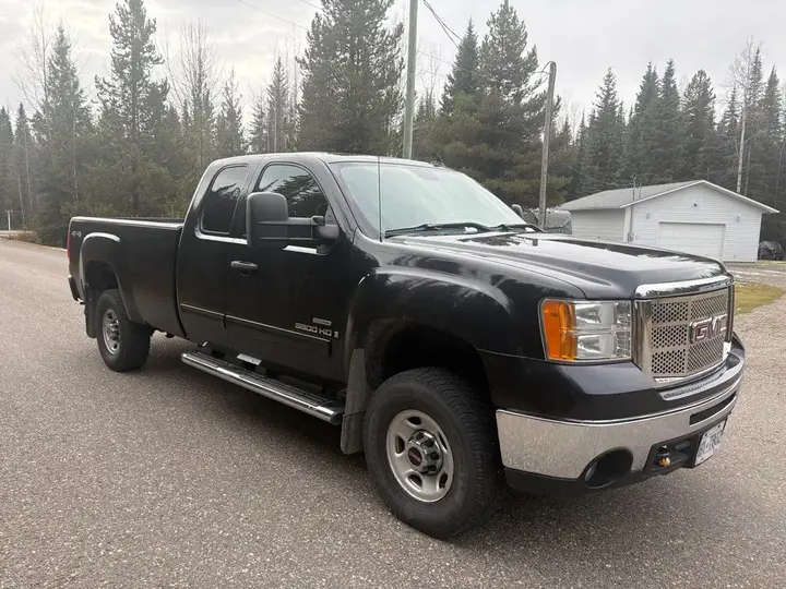 GMC Sierra 3500Hd 2009 photo 2