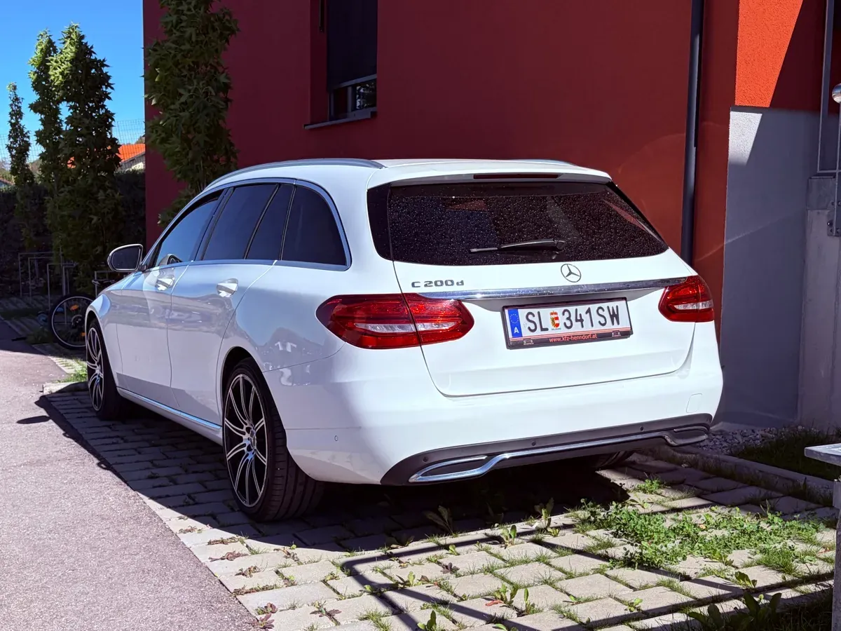 Mercedes-Benz C-Class 2016 photo 2