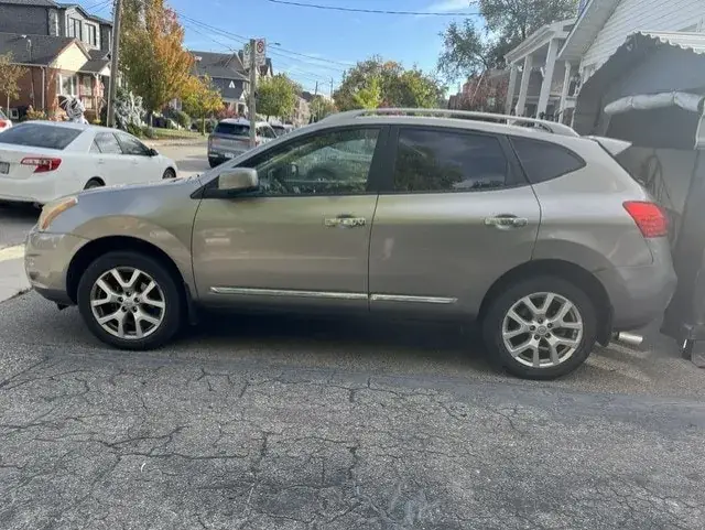 Nissan Rogue 2011 photo 2