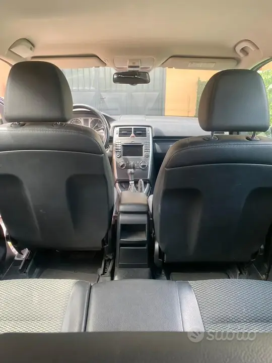 Mercedes-Benz B 180 2010 photo 4