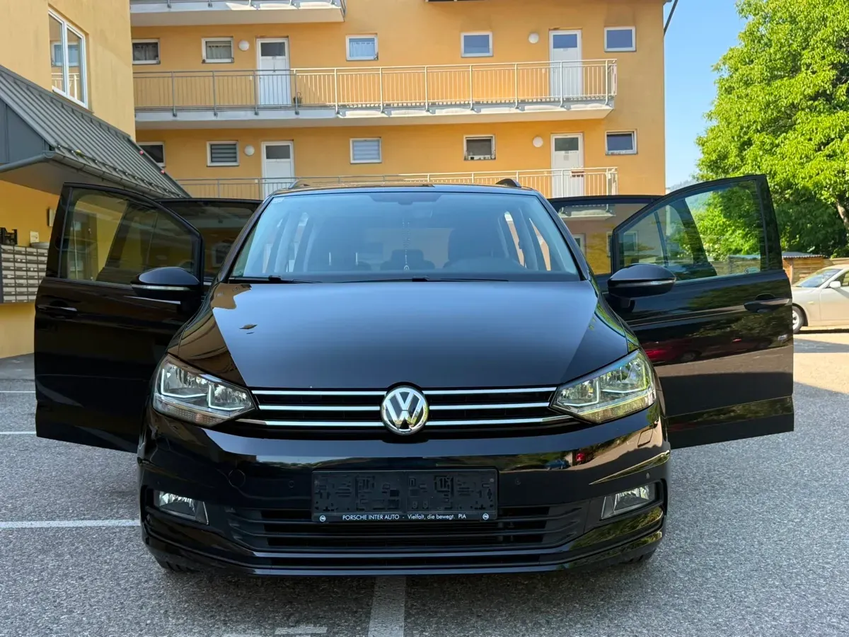 Volkswagen Touran 2016 photo 2