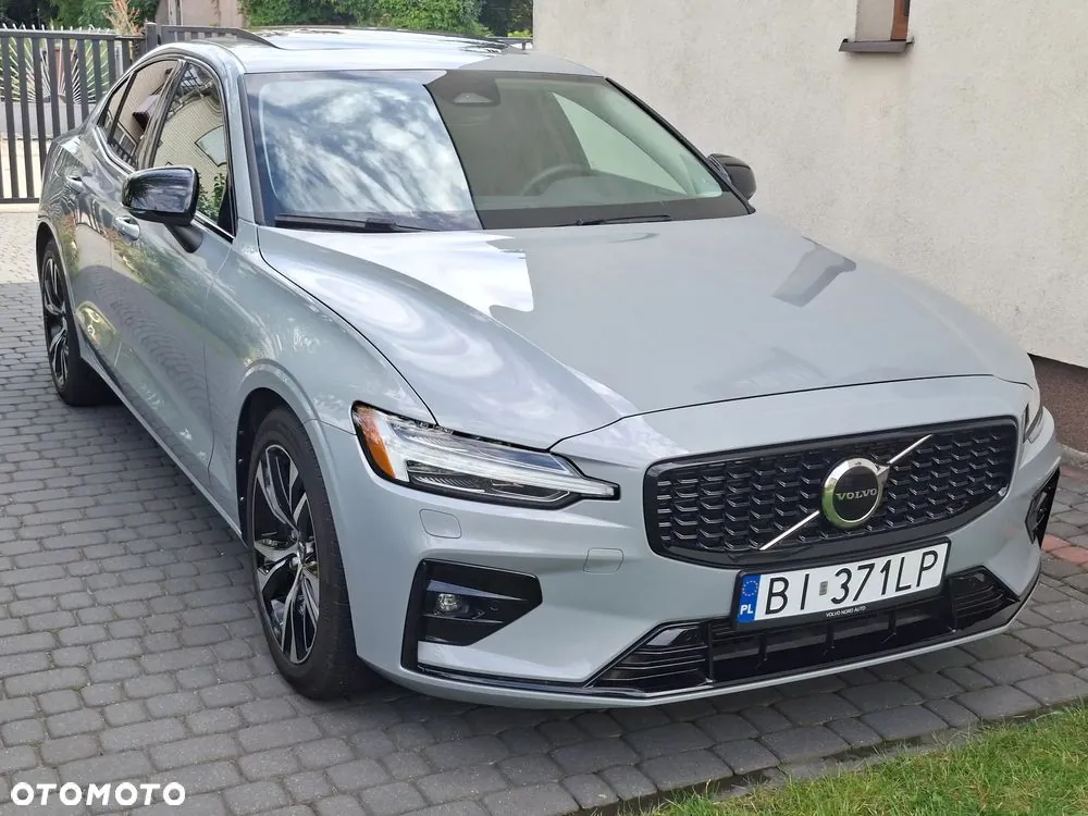 Volvo S60 2024 photo 2