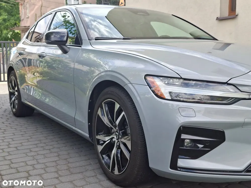 Volvo S60 2024 photo 3