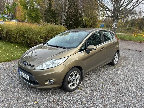 Ford Fiesta 2012 photo 2