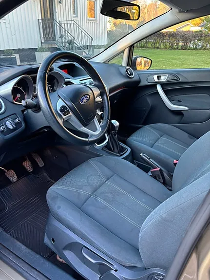 Ford Fiesta 2012 photo 5