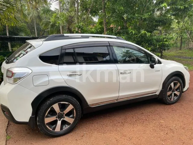 Subaru Xv 2014 photo 2