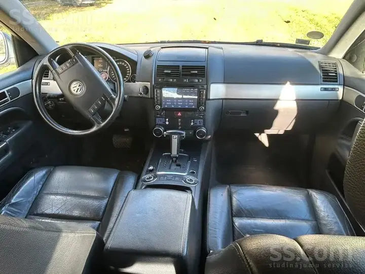 Volkswagen Touareg 2005 photo 2