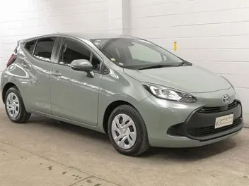 Toyota Aqua 2022 photo 2