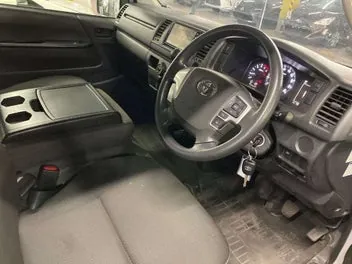 Toyota Hiace 2021 photo 4
