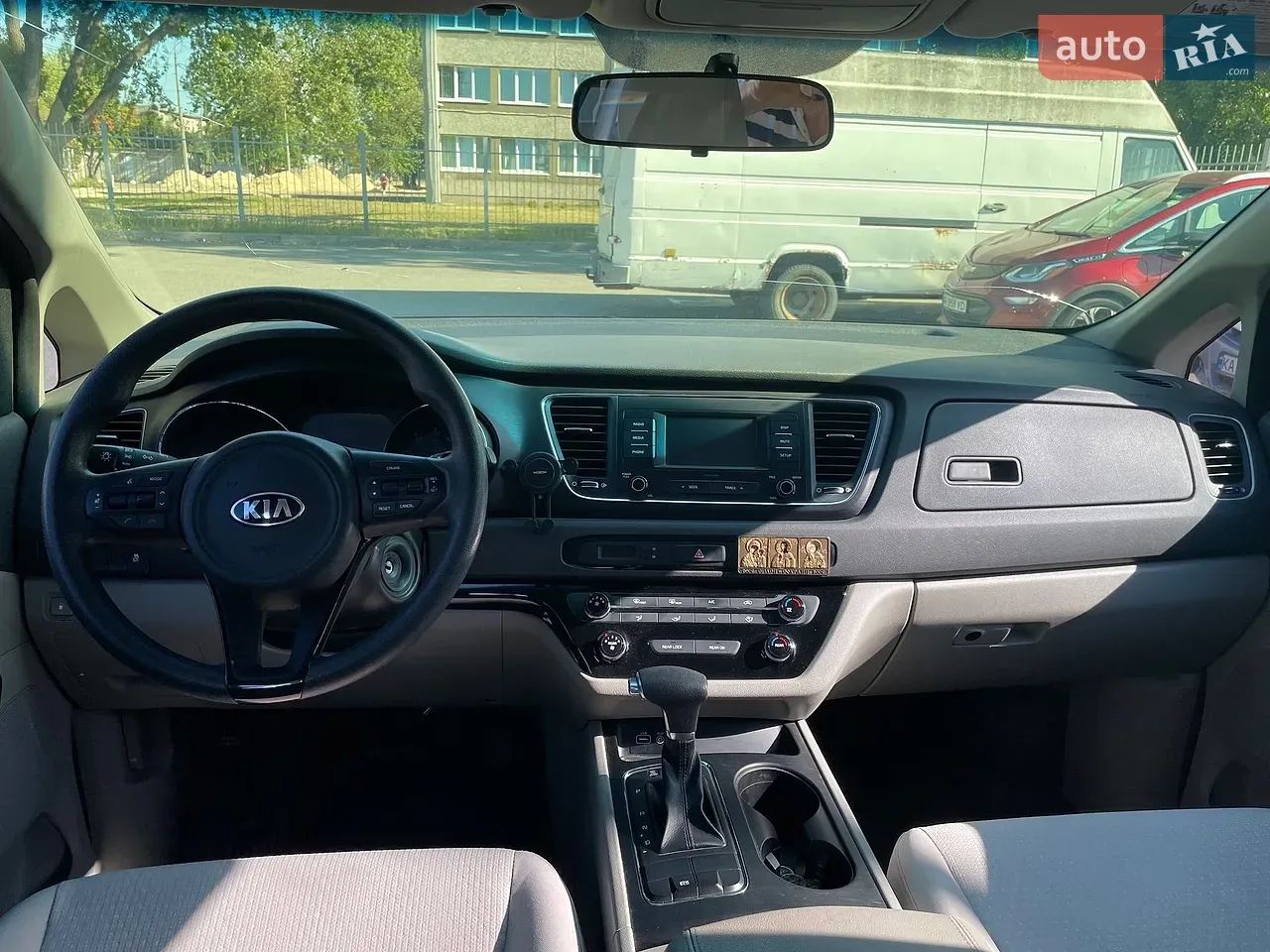 Kia Sedona 2017 photo 4