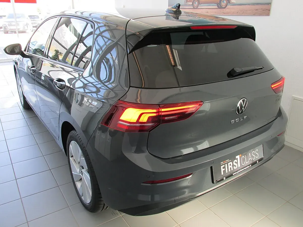 Volkswagen Golf 2025 photo 3