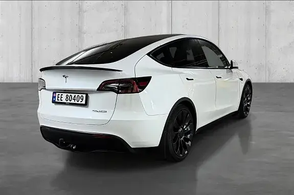 Tesla Model Y 2023 photo 5