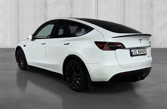 Tesla Model Y 2023 photo 4