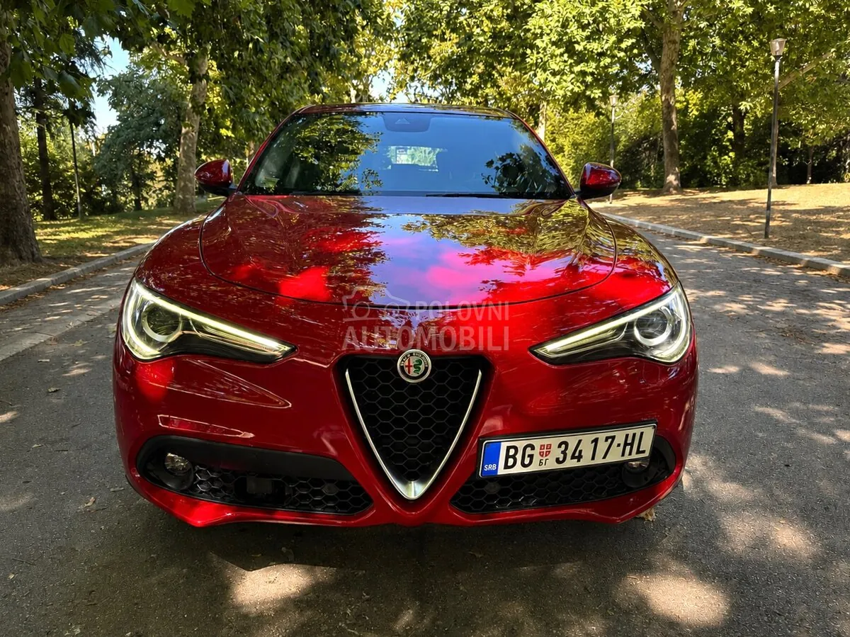 Alfa Romeo Stelvio 2017 photo 2