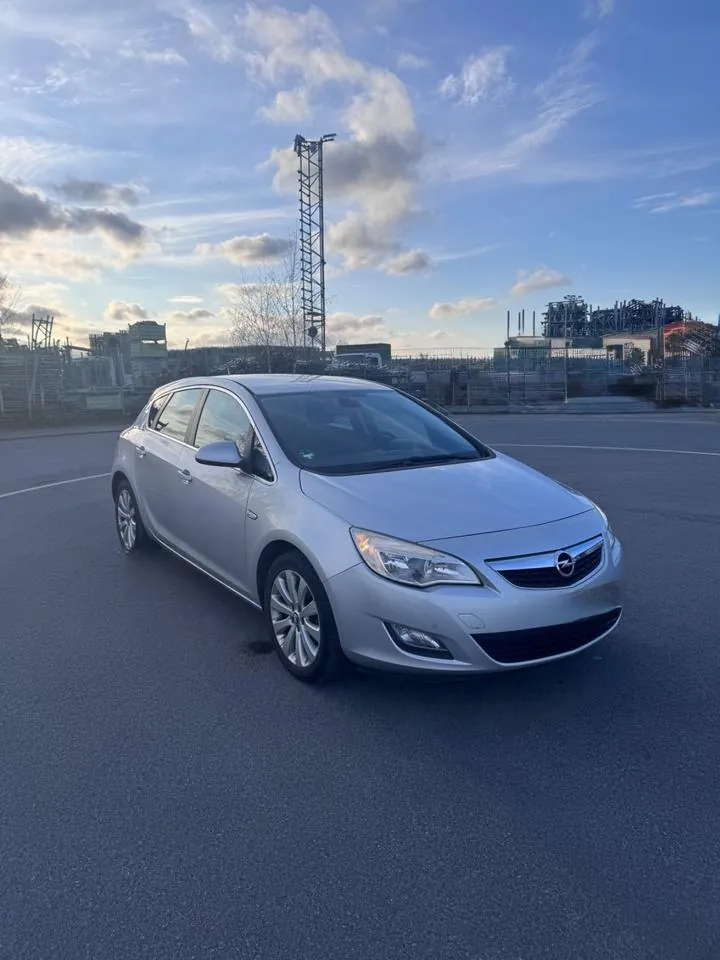 Opel Astra J