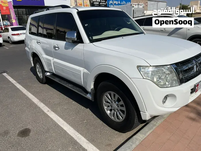 Mitsubishi Pajero 2013 photo 2