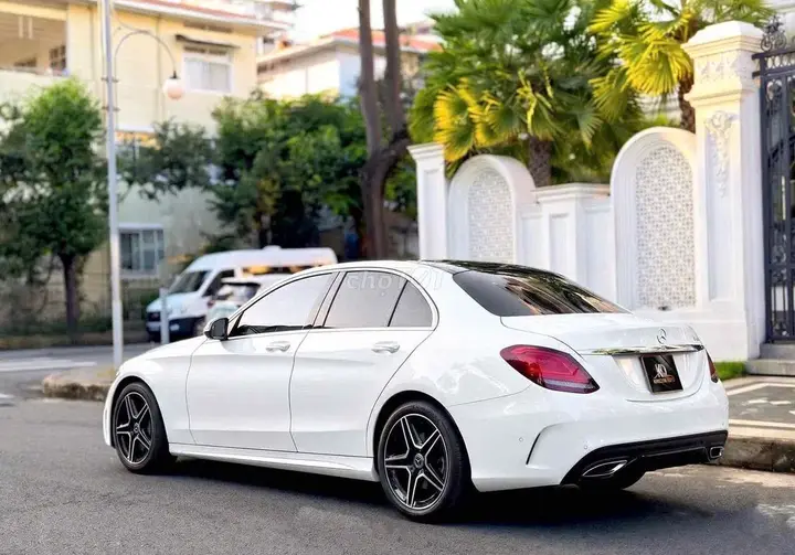 Mercedes-Benz C-Class 2020 photo 4