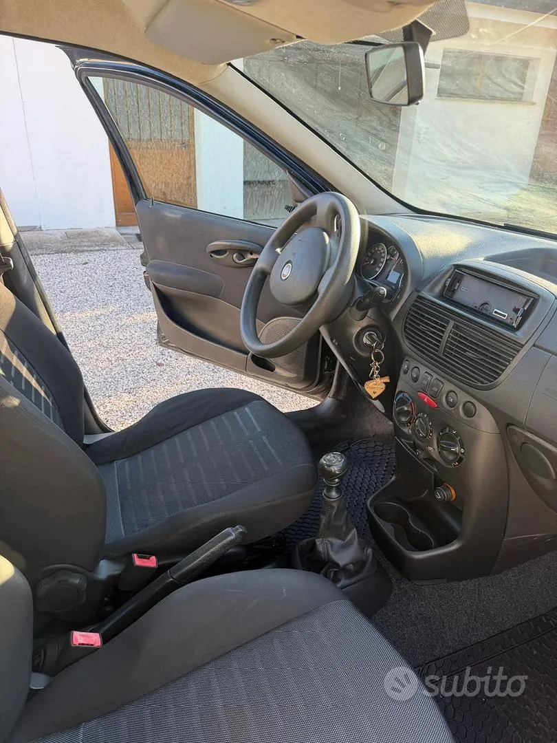 Fiat Punto 2009 photo 5