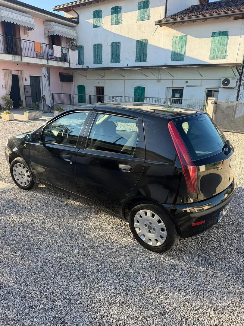 Fiat Punto 2009 photo 4