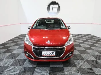 Peugeot 208 2018 photo 3