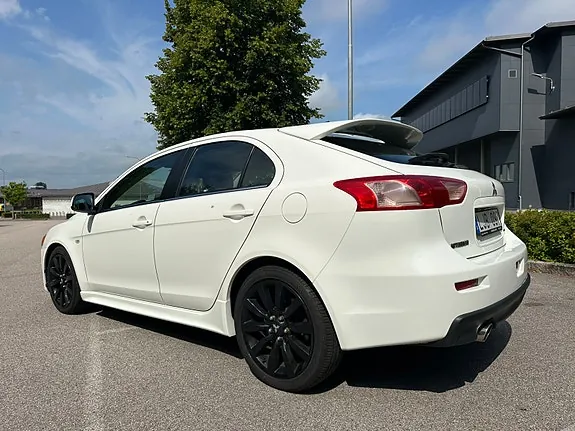 Mitsubishi Lancer 2010 photo 4