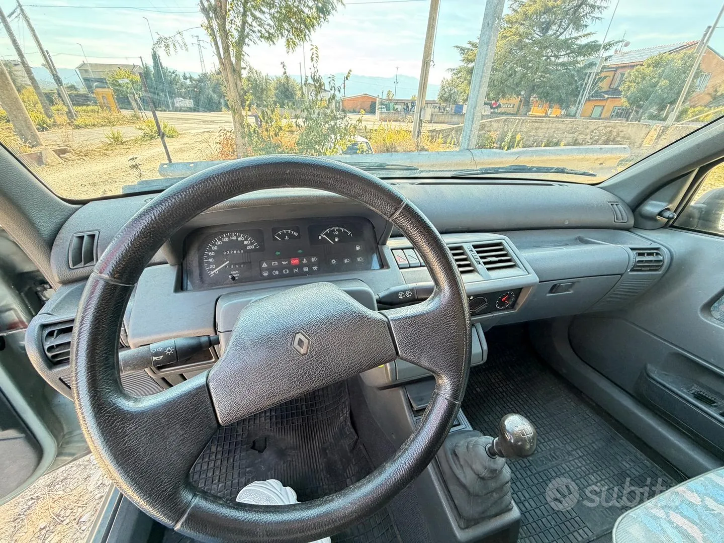 Renault Clio 2000 photo 3