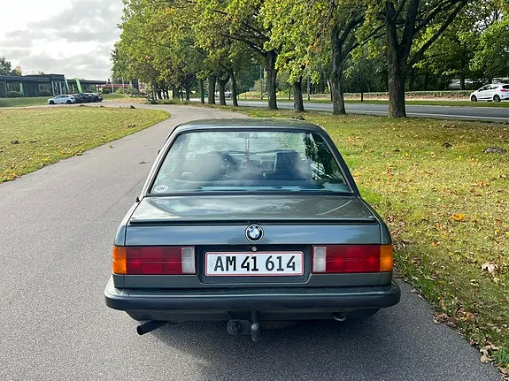 BMW 320I 1985 photo 4